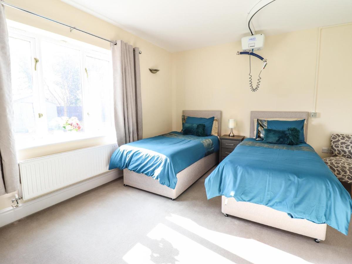Villa Maesbury Manor Oswestry Esterno foto